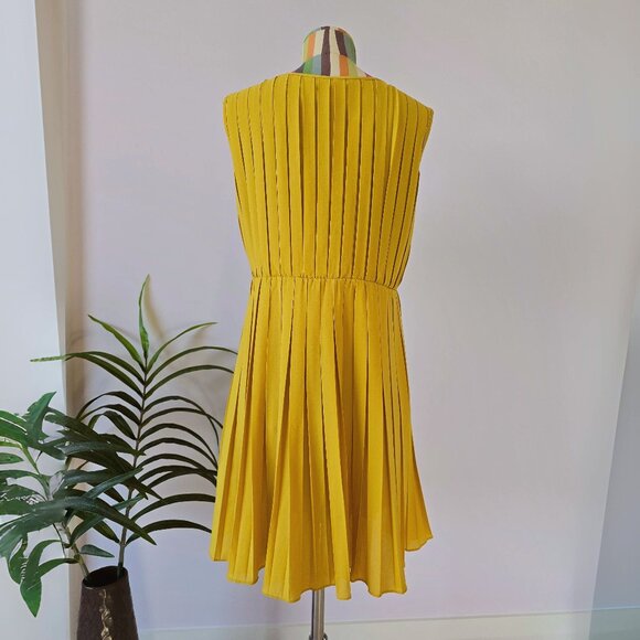 British Boutique Collection Classic Yellow Dress M - Picture 2 of 4